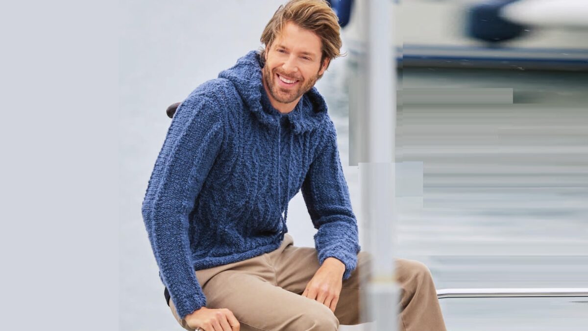 Мужской пуловер с капюшоном